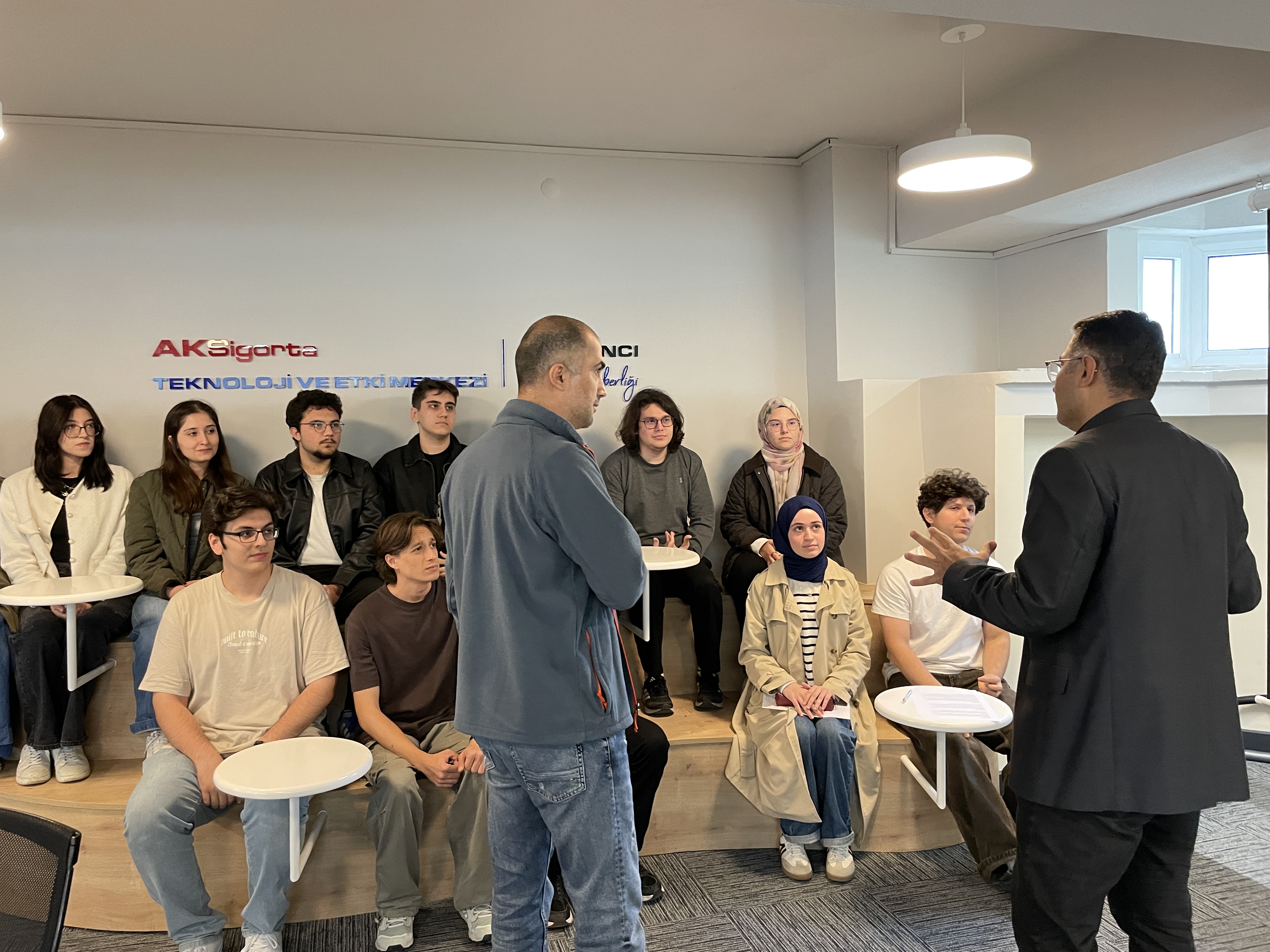 Aksigorta Gençlik Seferberliği Kapsamında Öğrencilerimizle Genç Profesyoneller Gelişim Programı Eğitimi Gerçekleştirildi